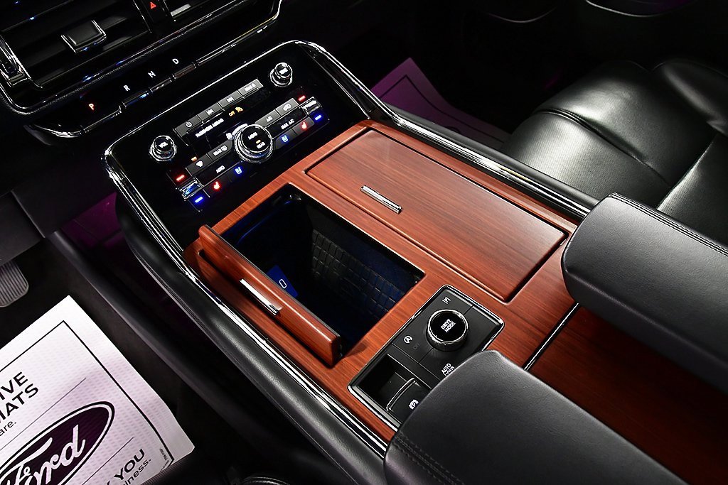 Used 2024 Lincoln Navigator Premiere image 22