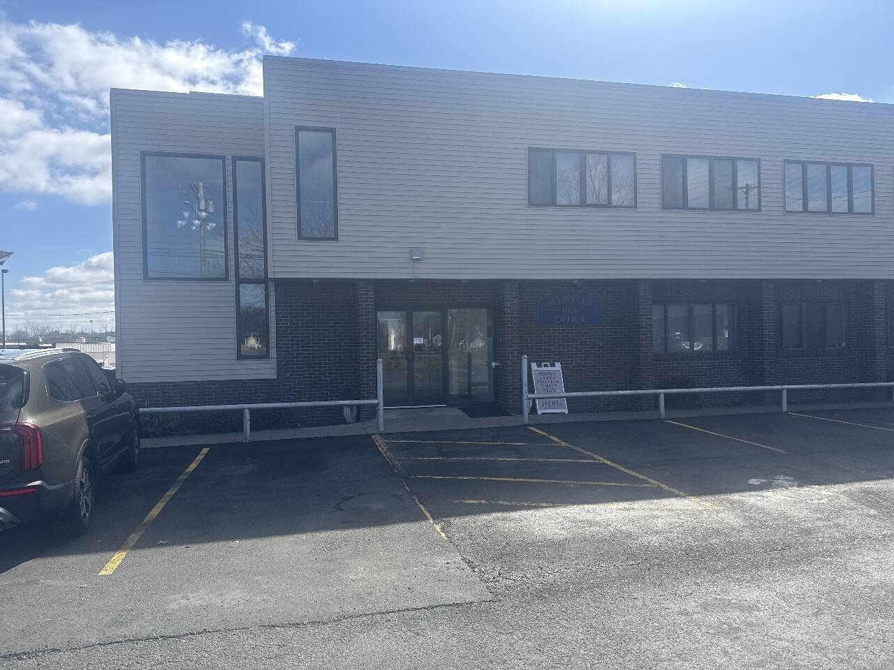 Used 2017 GMC Sierra 1500 SLE w/ SLE Value Package image 21