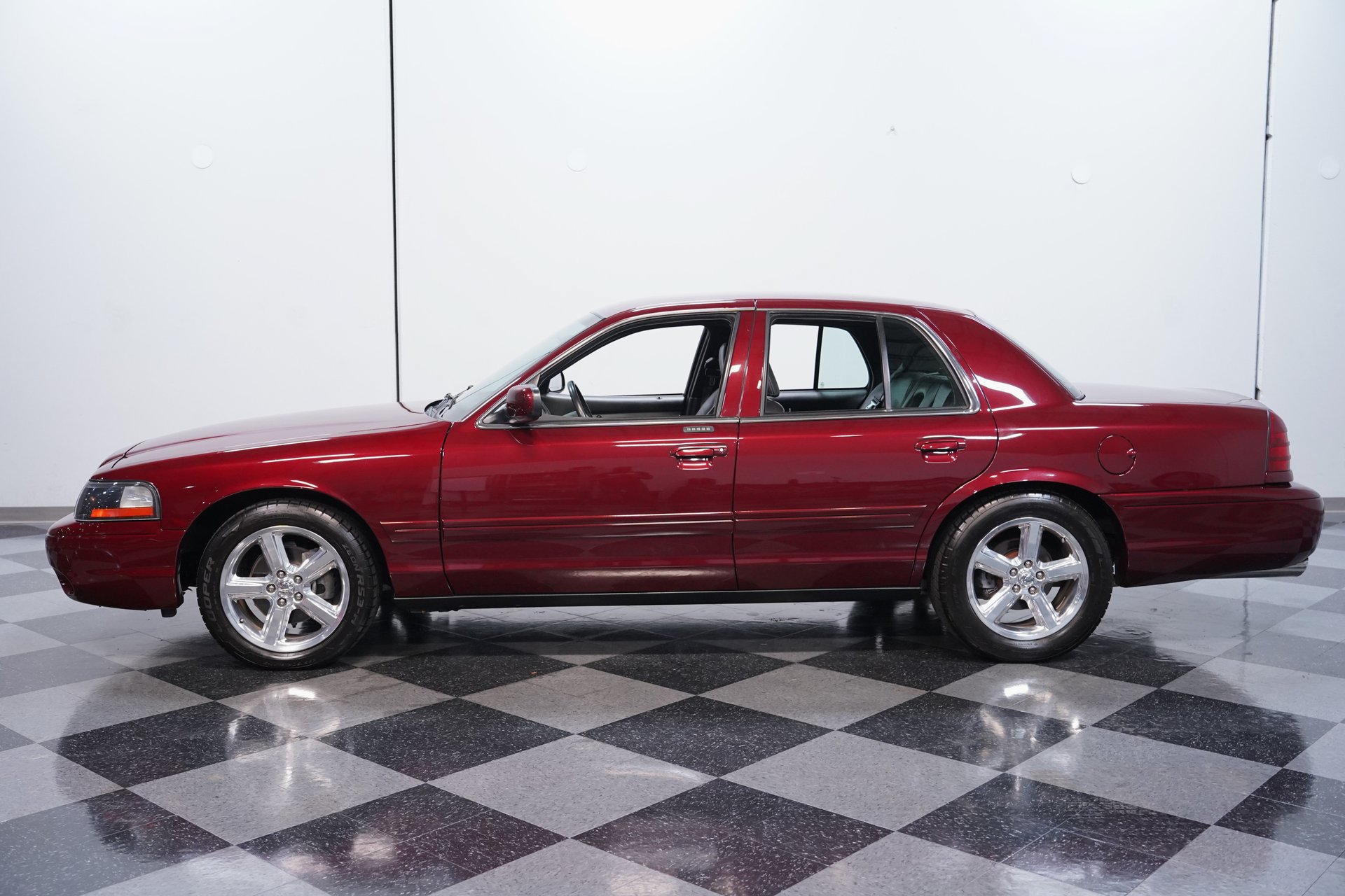 Used 2004 Mercury Marauder RWD image 2