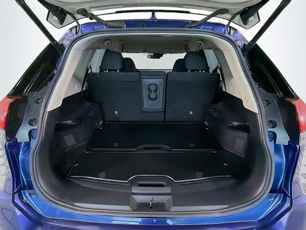 Used 2020 Nissan Rogue SV image 25