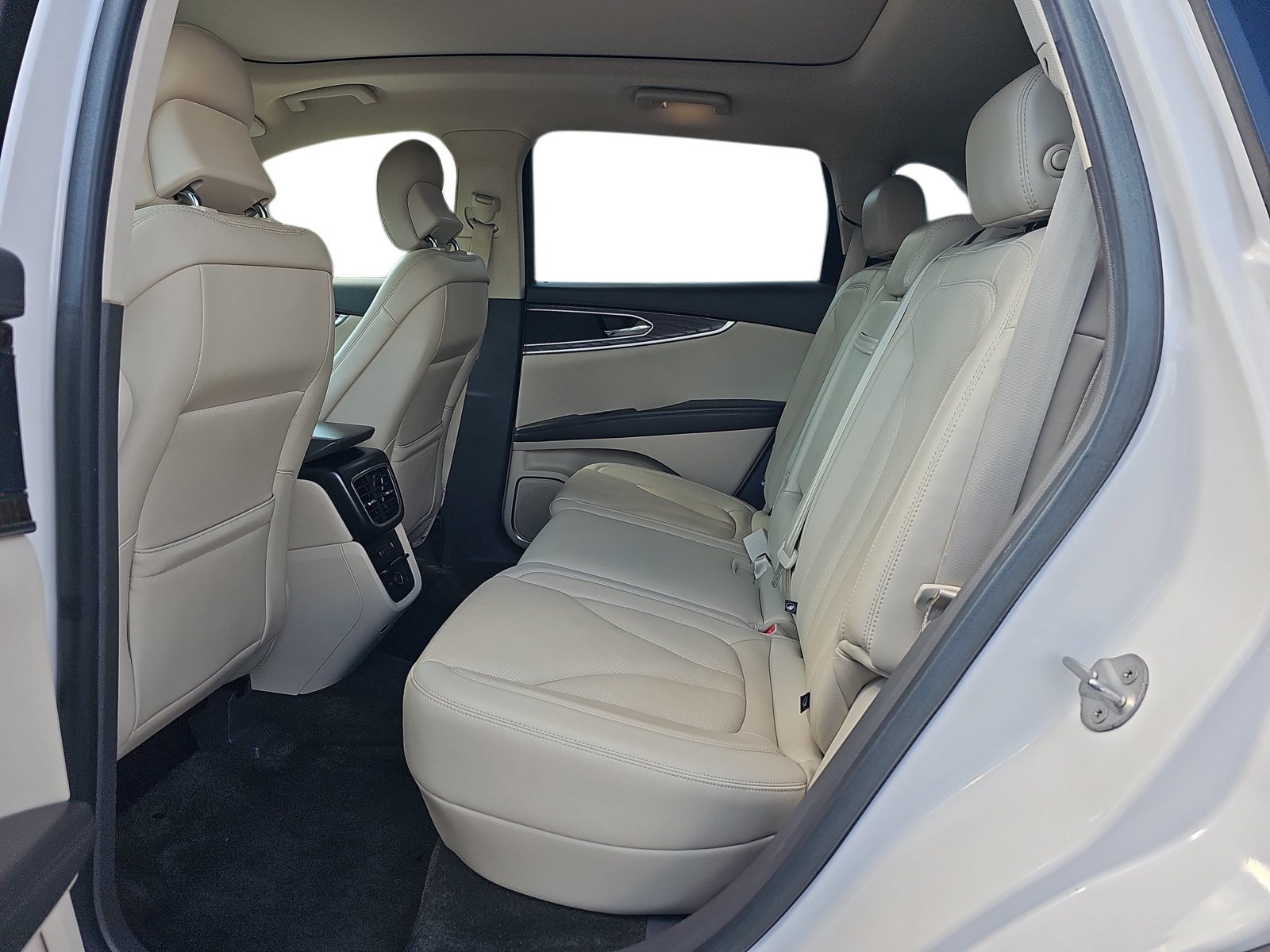 Used 2017 Lincoln MKX Reserve AWD/4WD image 11