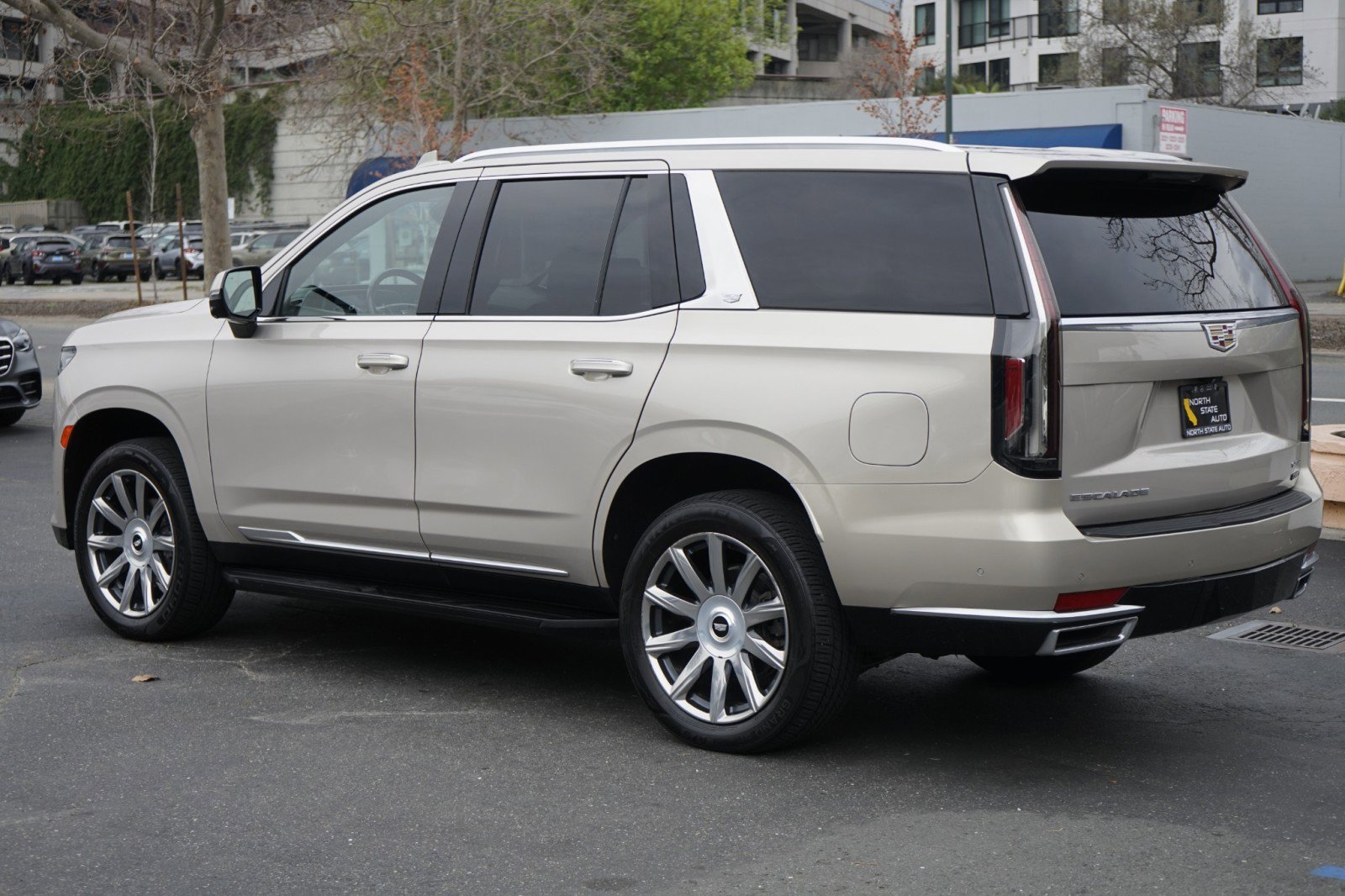 Used 2021 Cadillac Escalade Premium Luxury Platinum image 11