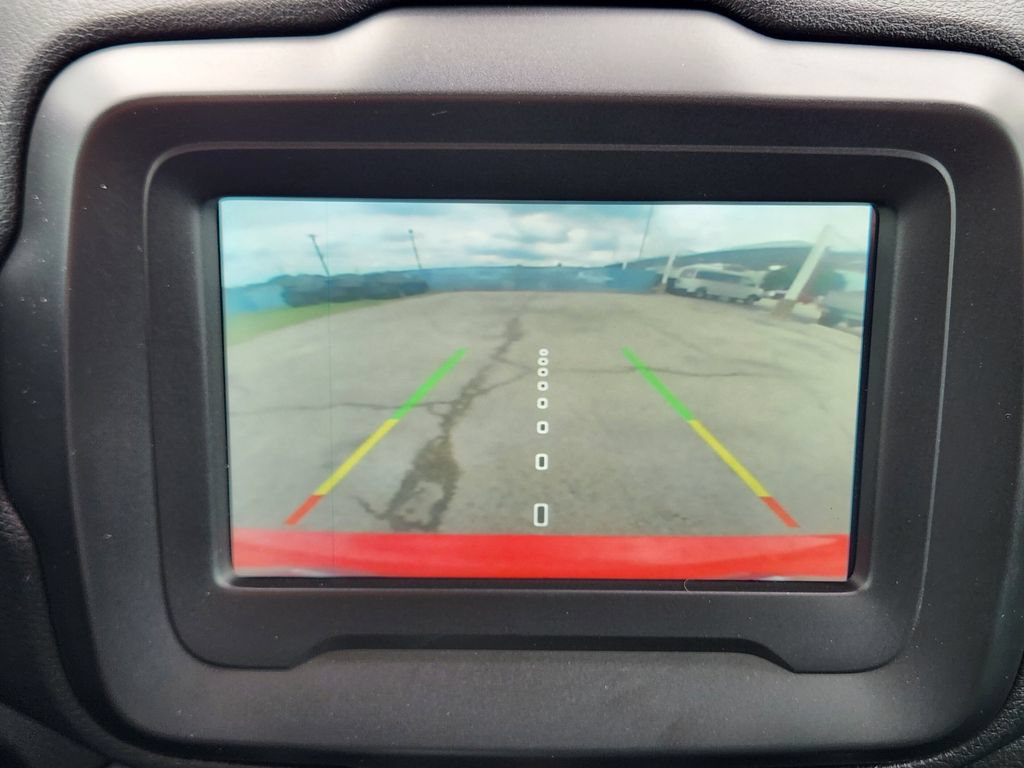 Used 2019 Jeep Renegade Latitude FWD image 19