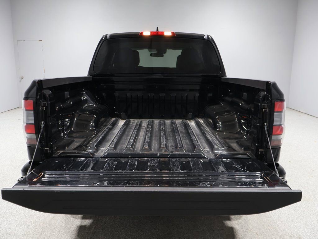 Used 2024 Nissan Frontier SV image 4