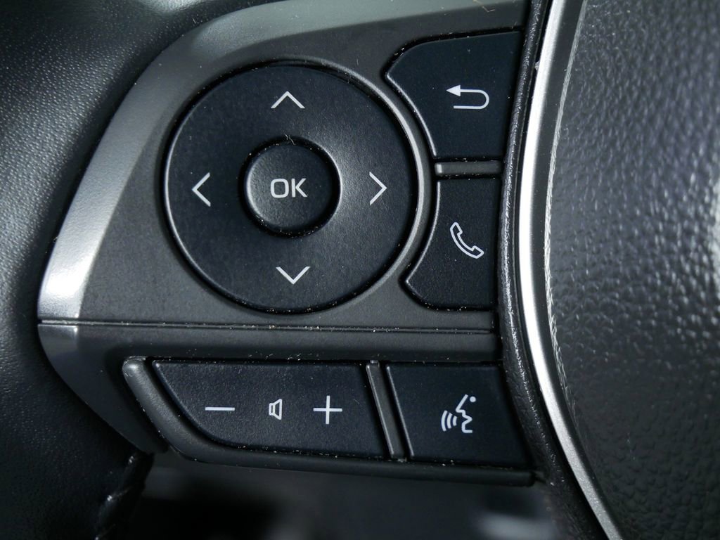 Used 2025 Toyota Corolla SE w/ Convenience Package image 25