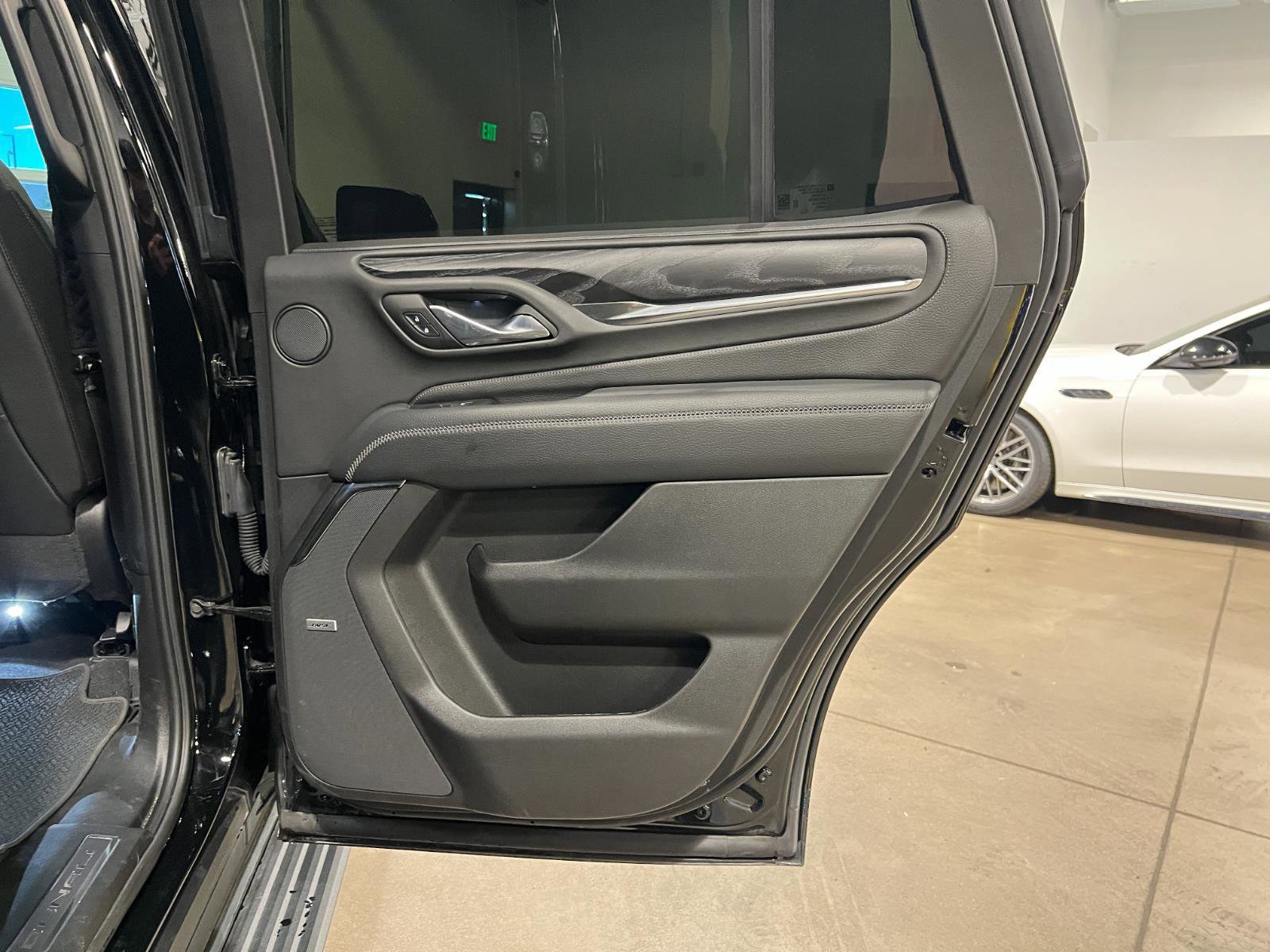 Used 2024 GMC Yukon Denali w/ Advanced Technology Package image 43