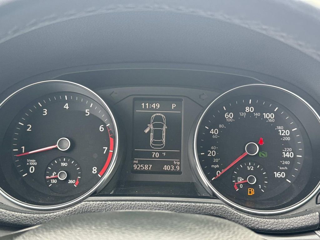 Used 2016 Volkswagen Passat 1.8T R-Line w/ R-Line Lighting Package image 28