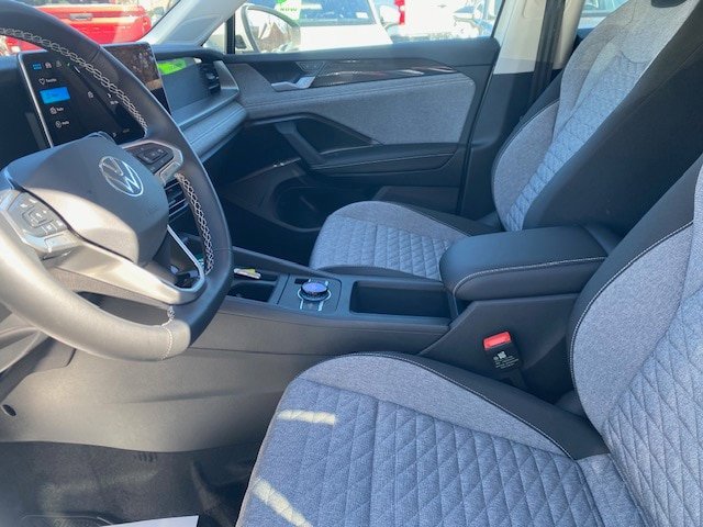 New 2026 Volkswagen Tiguan S AWD/4WD image 8