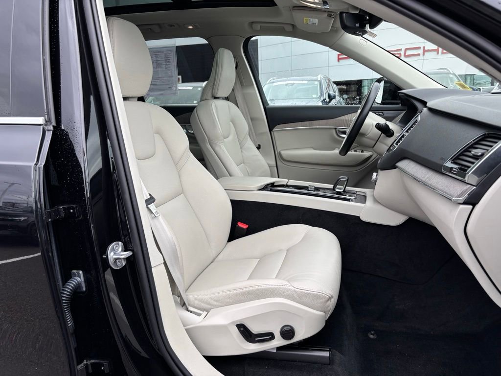 Used 2023 Volvo XC90 B6 Plus w/ Protection Package Premier image 18