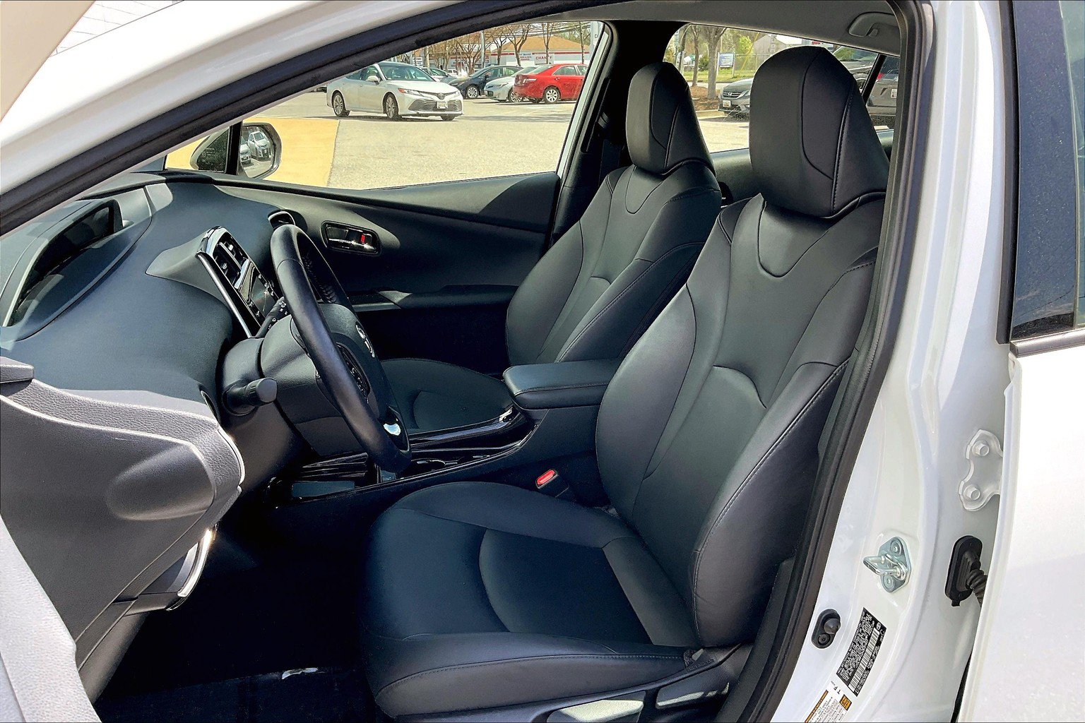 Used 2022 Toyota Prius AWD image 29