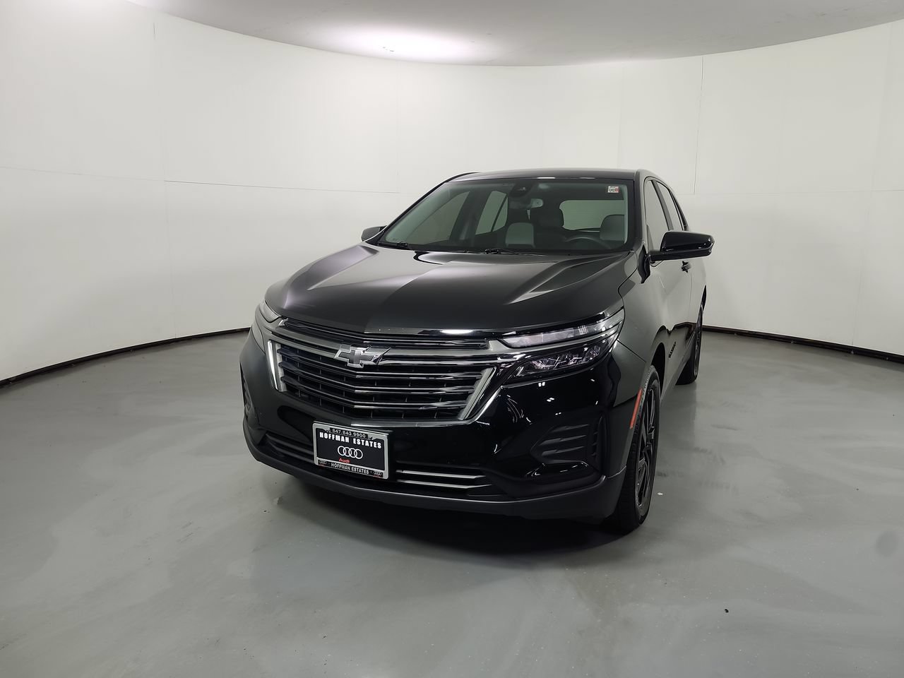Used 2023 Chevrolet Equinox LS w/ LS Convenience Package AWD/4WD image 3