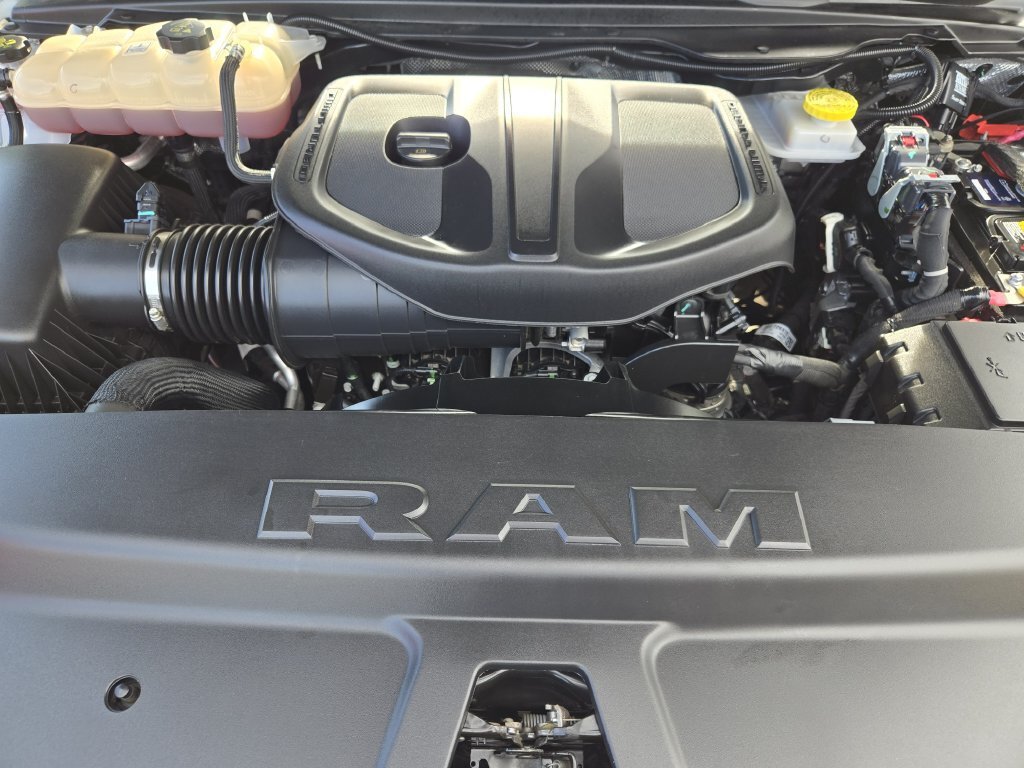 Used 2025 RAM 1500 Laramie AWD/4WD image 29