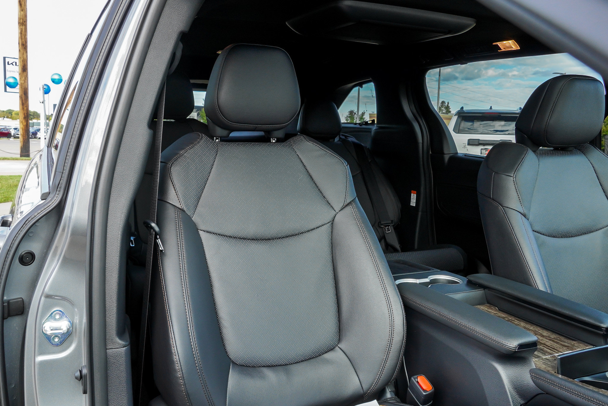 New 2026 Toyota Sienna Platinum AWD/4WD image 26