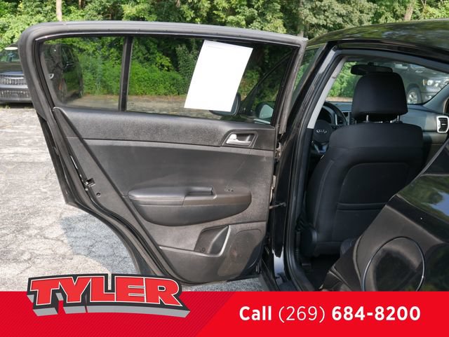 Used 2017 Kia Sportage LX AWD/4WD image 17