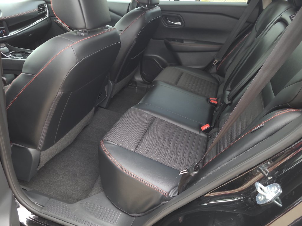 Certified 2025 Nissan Rogue SV AWD/4WD image 10