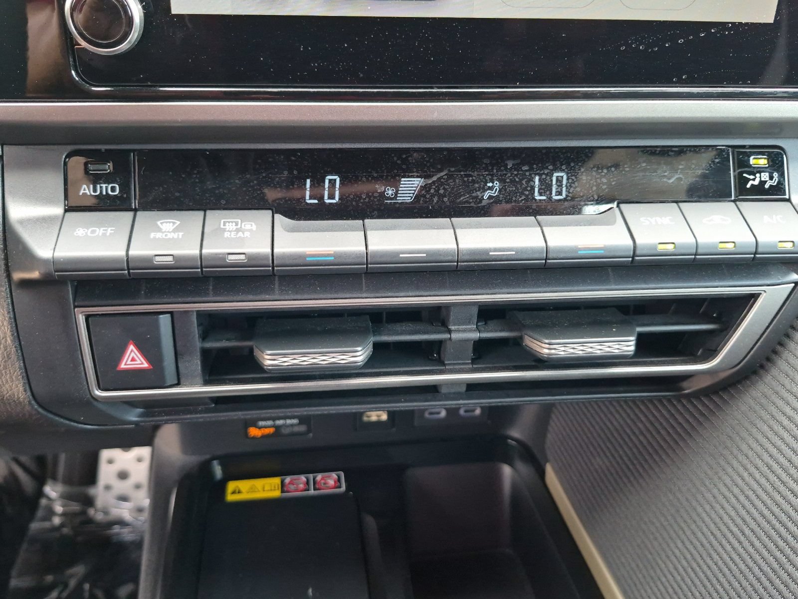 Certified 2025 Toyota Camry SE AWD/4WD image 18