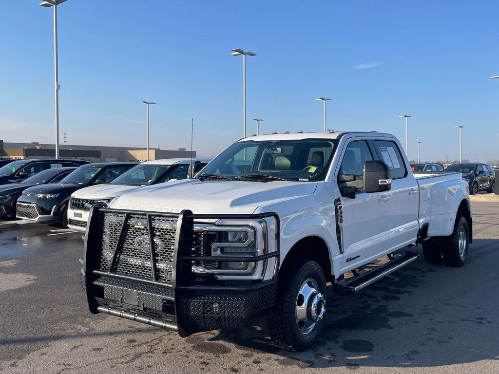 Used 2024 Ford F350 Lariat image 3