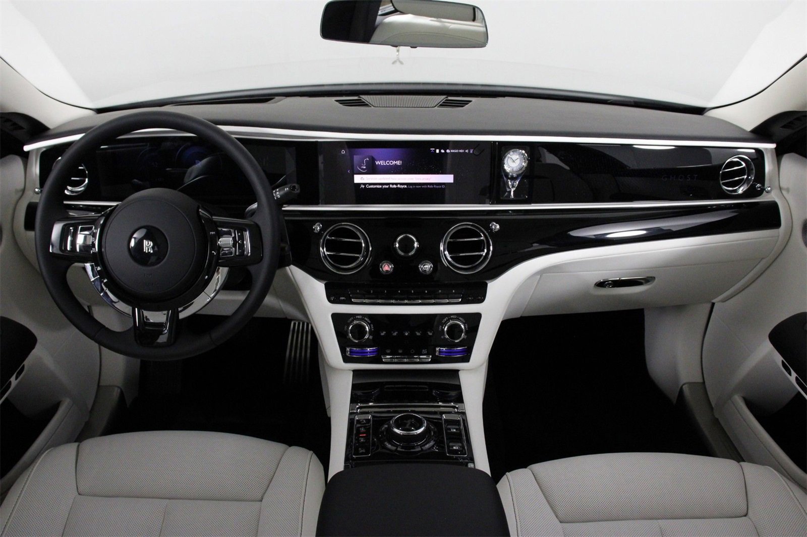 New 2025 Rolls-Royce Ghost image 4