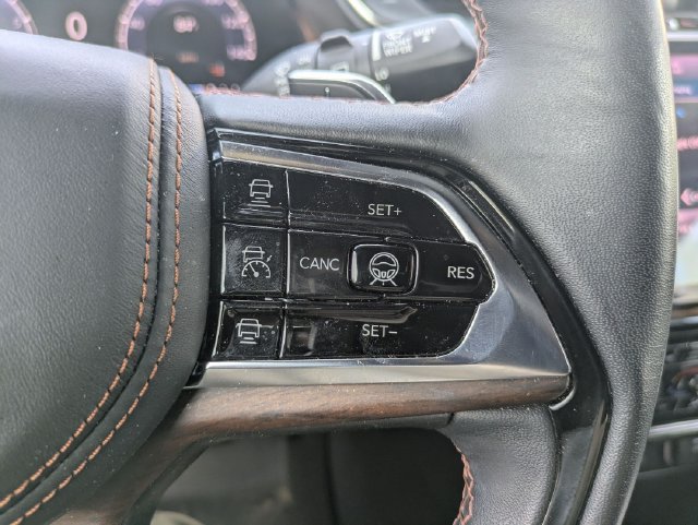 Used 2023 Jeep Grand Cherokee L Summit AWD/4WD image 16