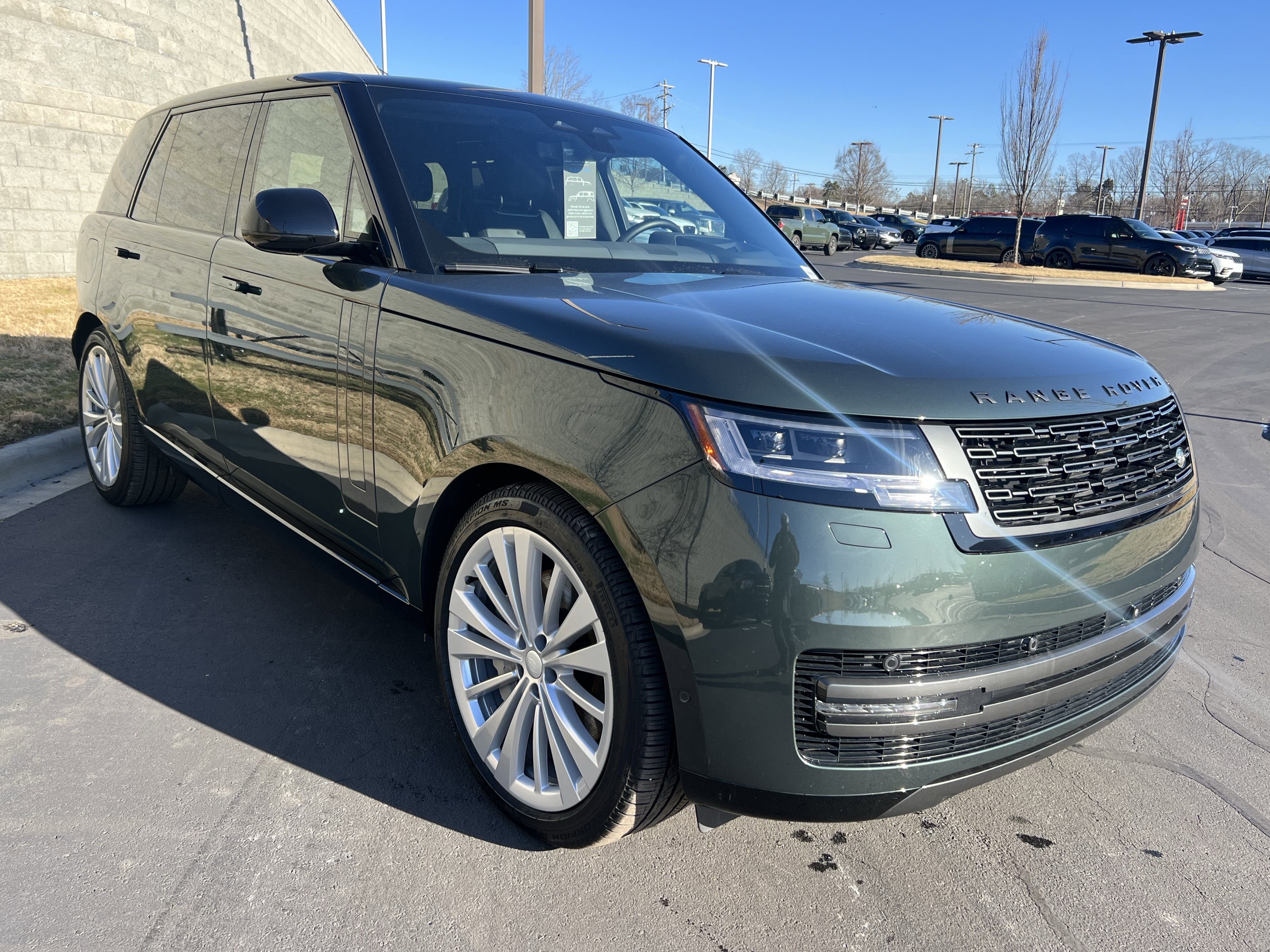 Certified 2025 Land Rover Range Rover Long Wheelbase SE image 9