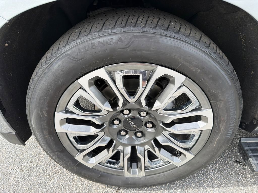 Used 2023 GMC Yukon Denali Ultimate w/ LPO, Floor Liner Package image 11