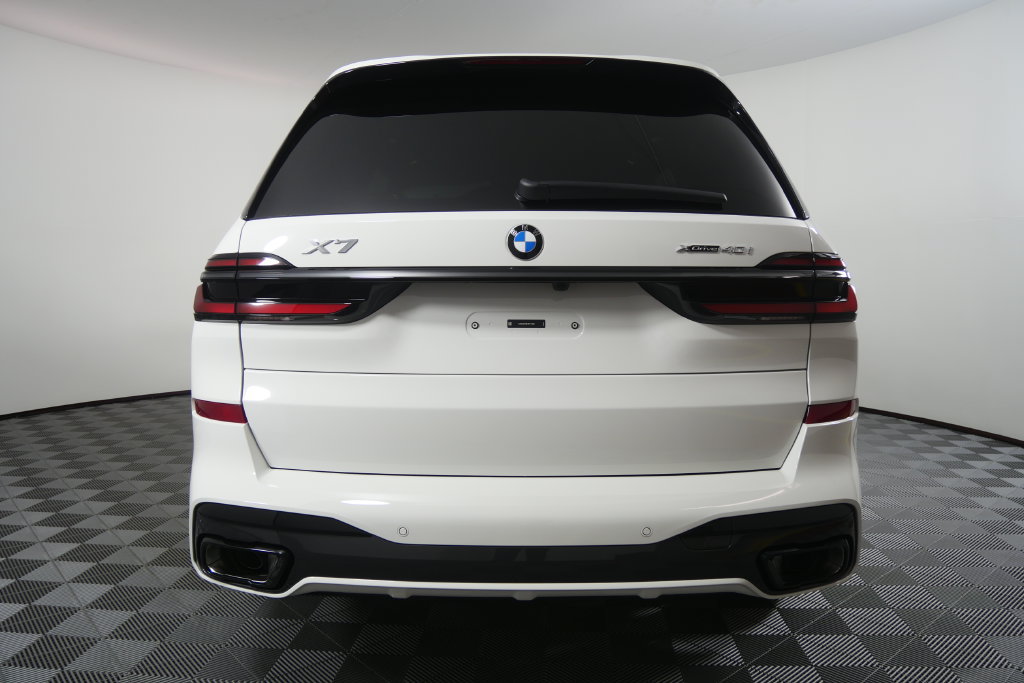 Used 2027 BMW X7 xDrive40i w/ M Sport Package AWD/4WD image 5