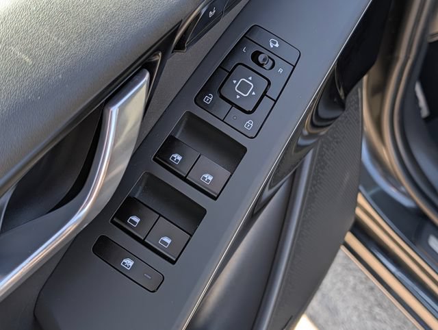 Used 2023 Kia Niro SX Touring FWD image 19
