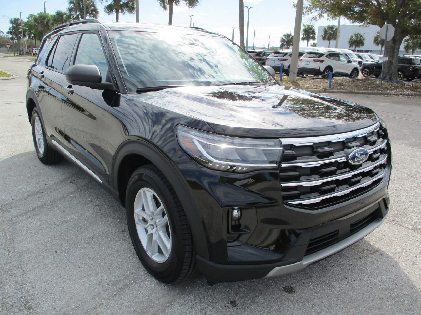 New 2025 Ford Explorer Active w/ Active Comfort Package