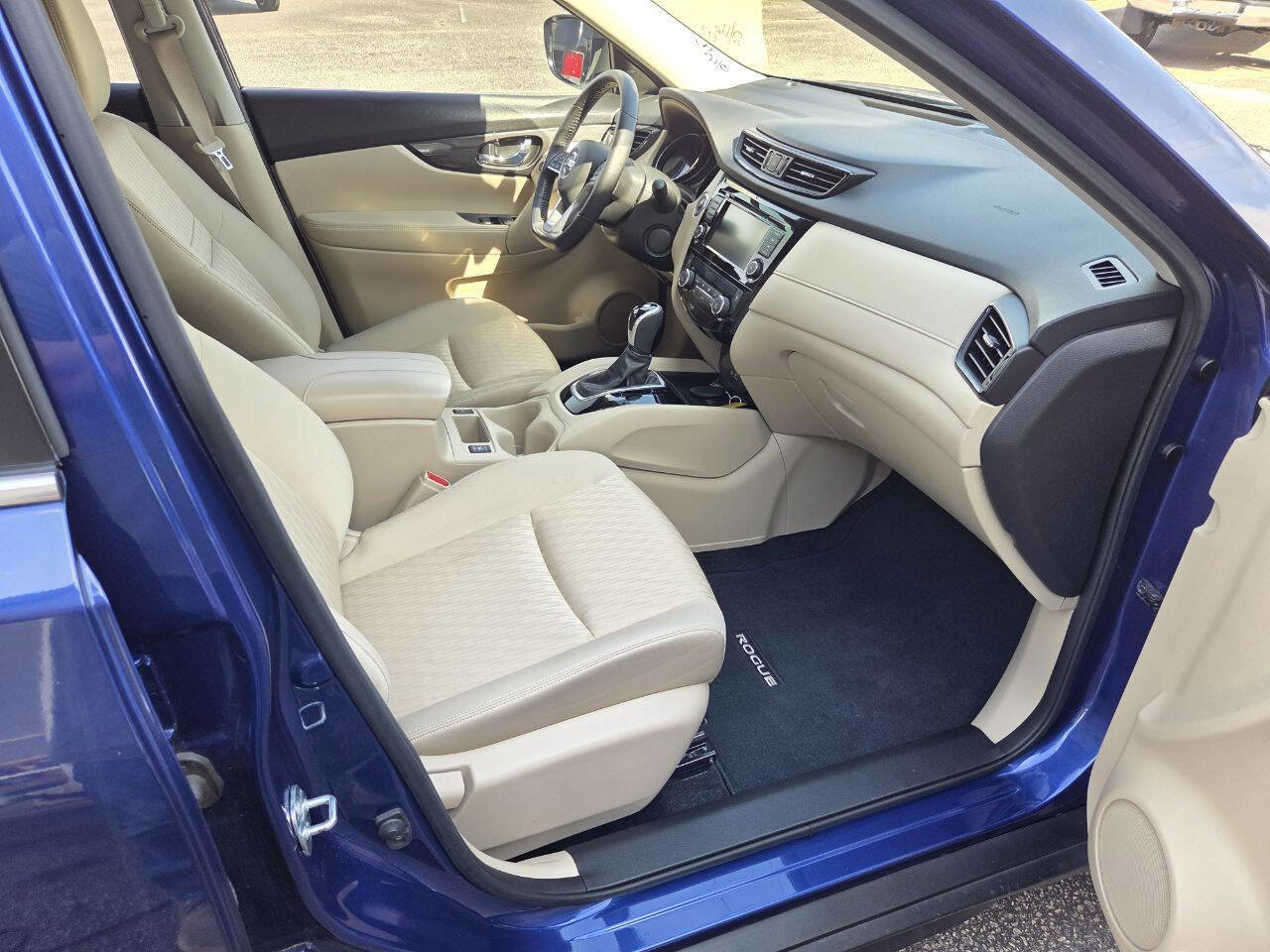 Used 2019 Nissan Rogue SV image 10