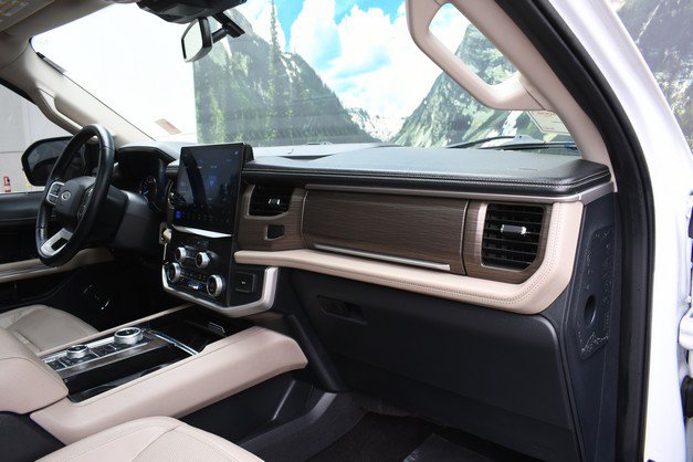 Used 2022 Ford Expedition Limited AWD/4WD image 25