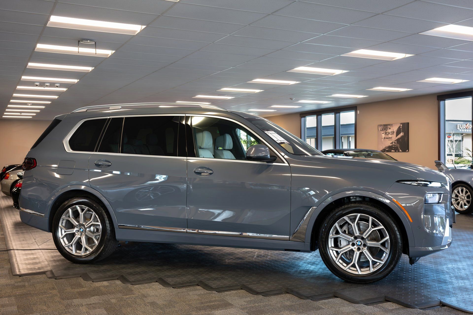 Used 2025 BMW X7 xDrive40i image 4
