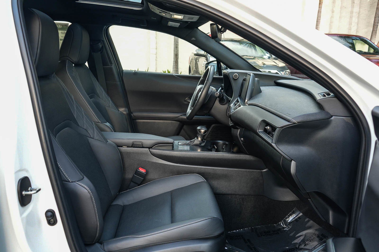 Used 2024 Lexus UX 250h F Sport FWD image 17