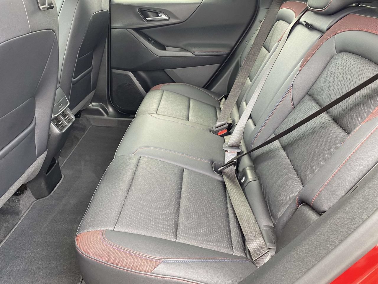 Used 2025 Chevrolet Equinox RS w/ Safety and Technology Package FWD image 11