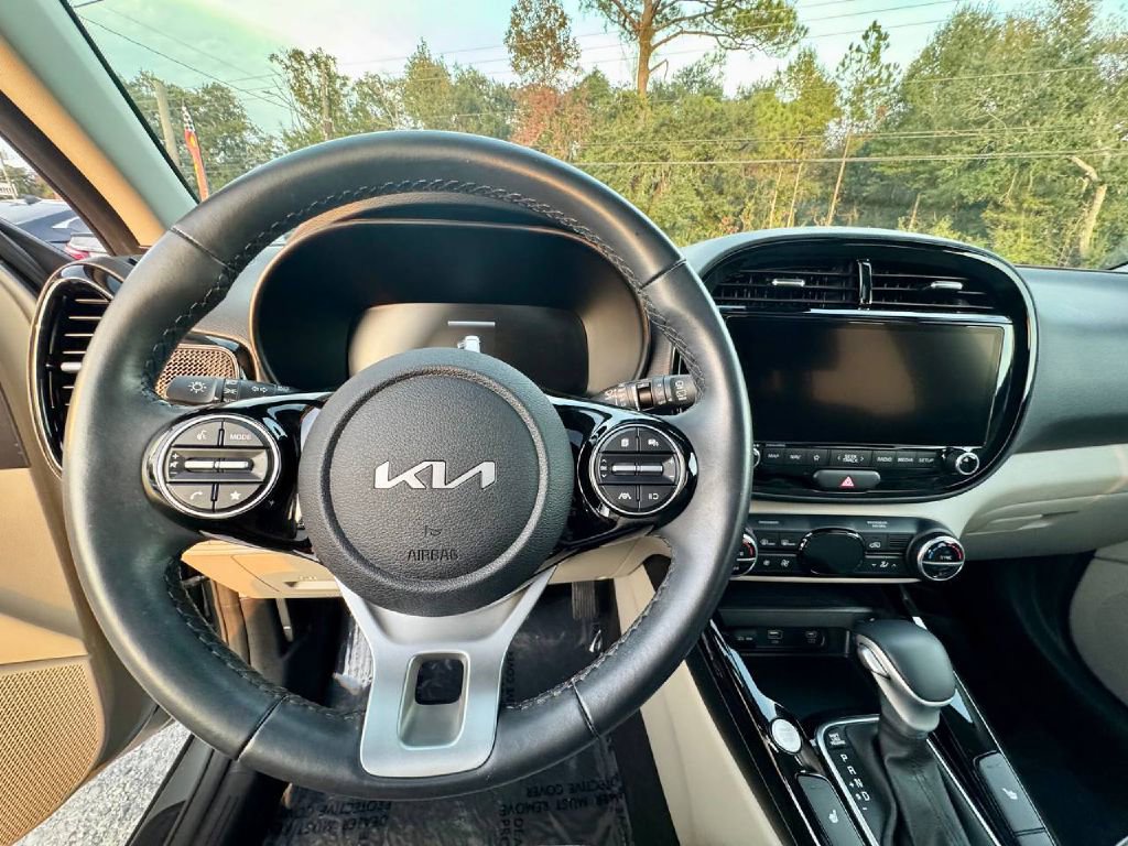Used 2023 Kia Soul EX image 15
