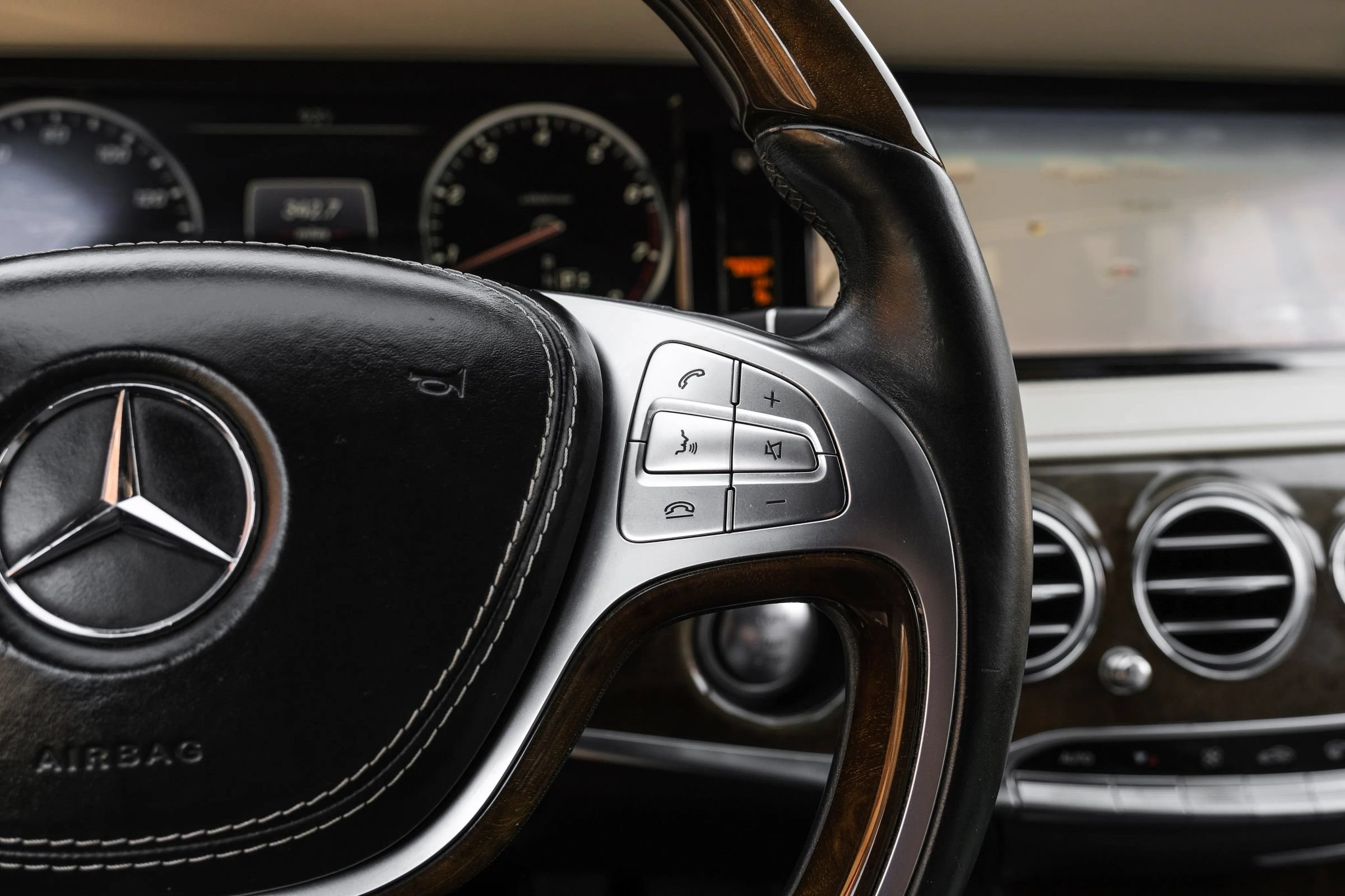 Used 2015 Mercedes-Benz S 550 Sedan image 17