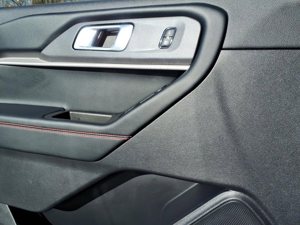 Used 2025 Ford Explorer ST-Line image 16