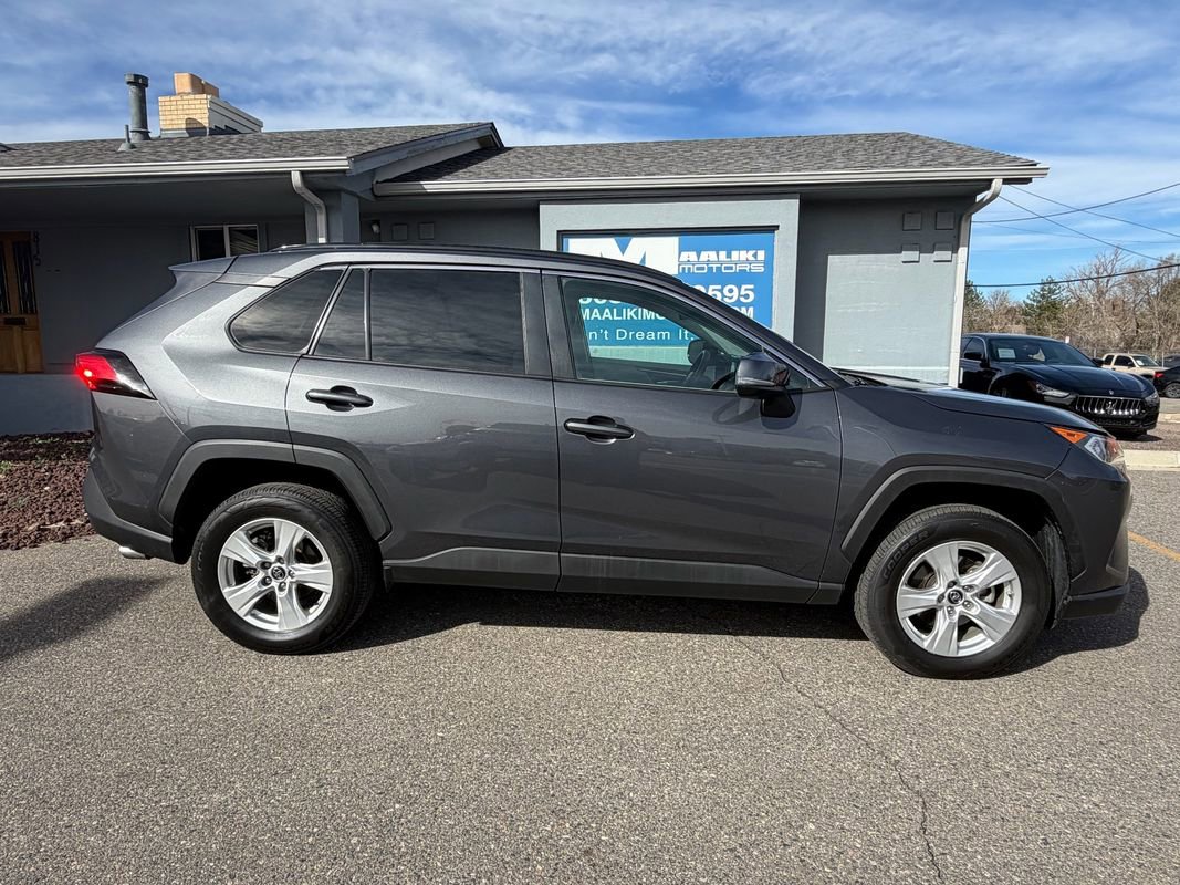 Used 2019 Toyota RAV4 XLE image 10