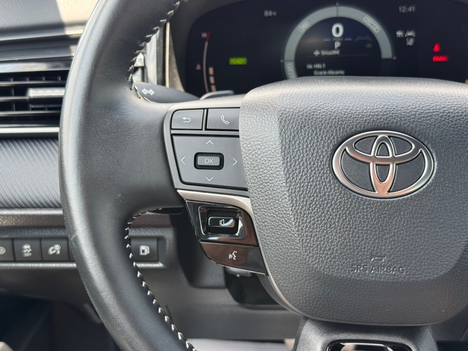 Used 2025 Toyota Camry SE FWD image 21