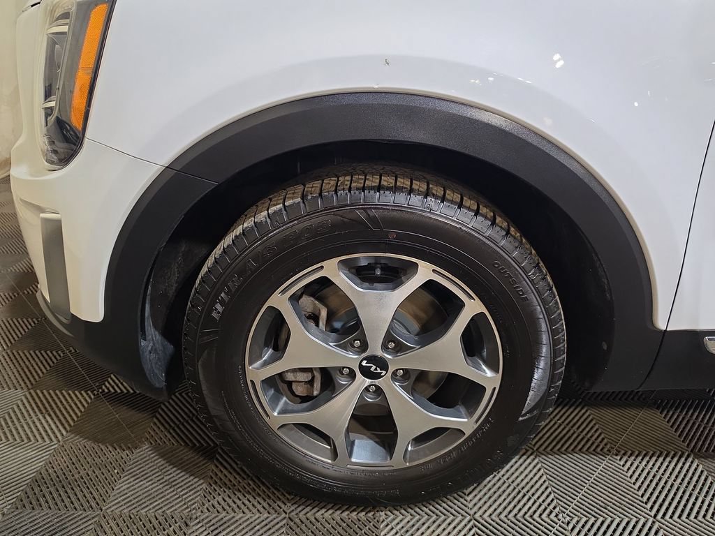 Used 2022 Kia Telluride EX AWD/4WD image 19