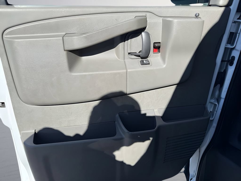 Used 2023 GMC Savana 2500 w/ Driver Convenience Package RWD image 19