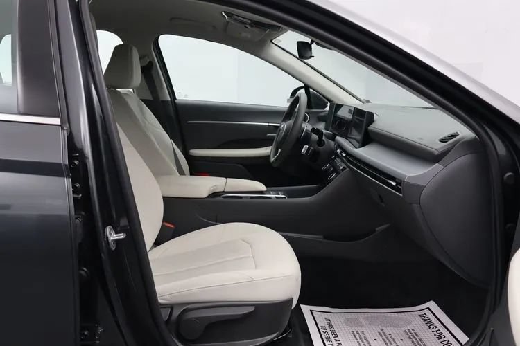 Used 2025 Hyundai Sonata SEL FWD image 16