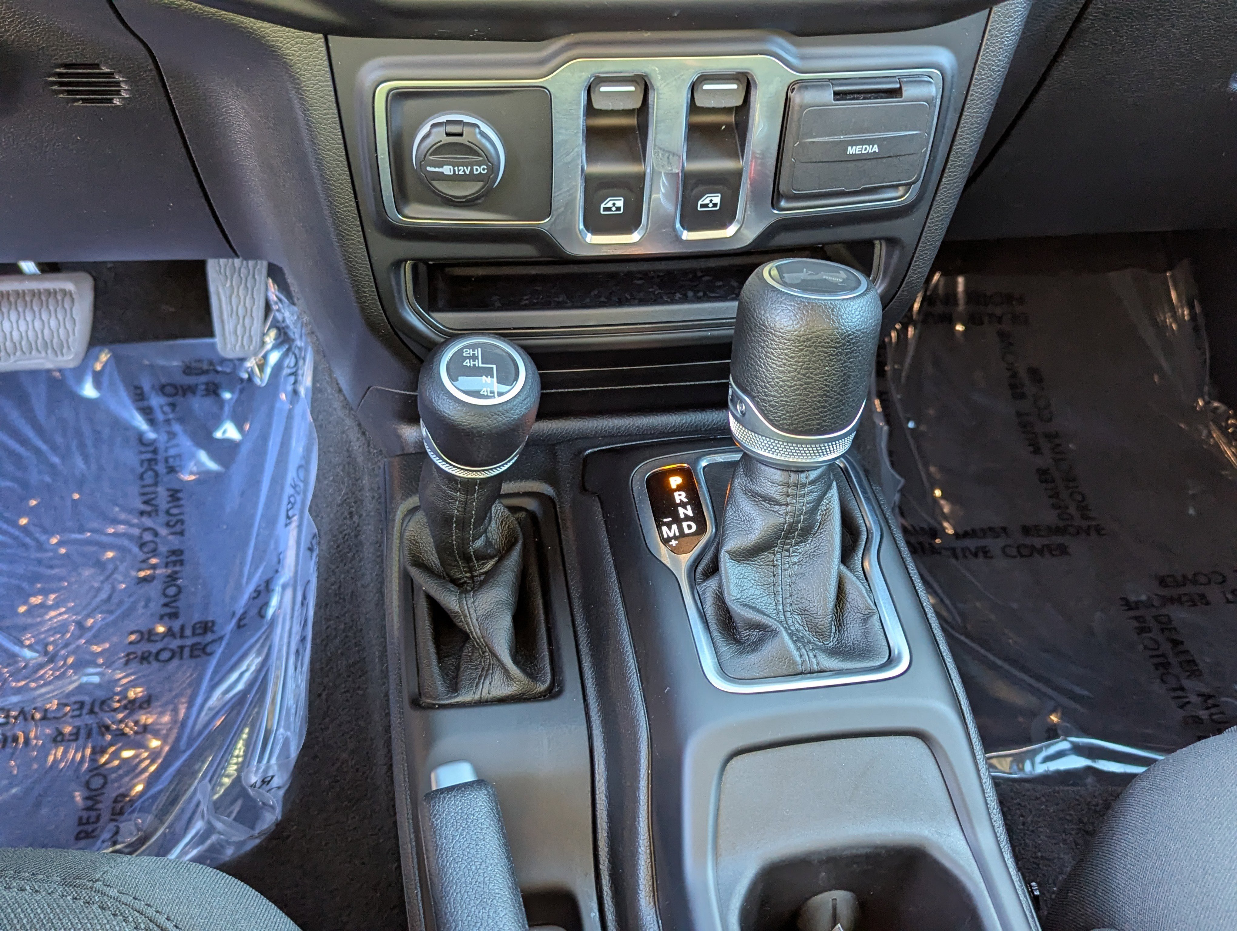 Used 2023 Jeep Wrangler Sport S image 20