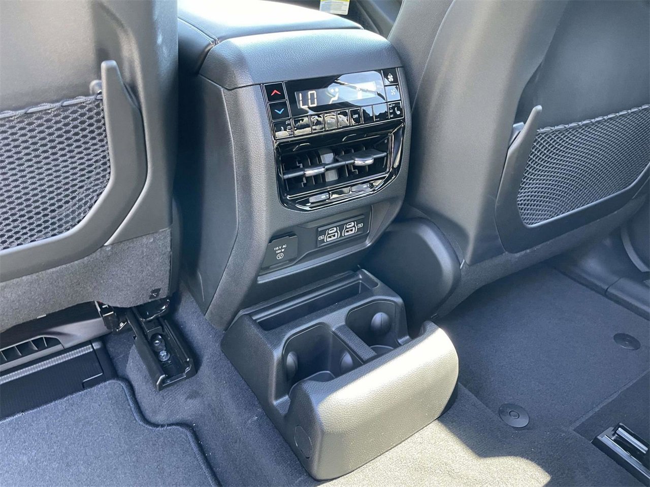 New 2025 Jeep Grand Cherokee L Limited w/ Luxury Tech Group II image 28