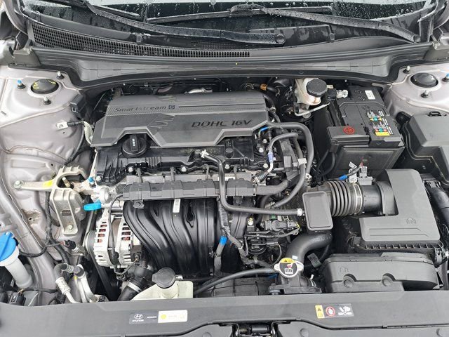 Used 2025 Hyundai Elantra Limited image 33