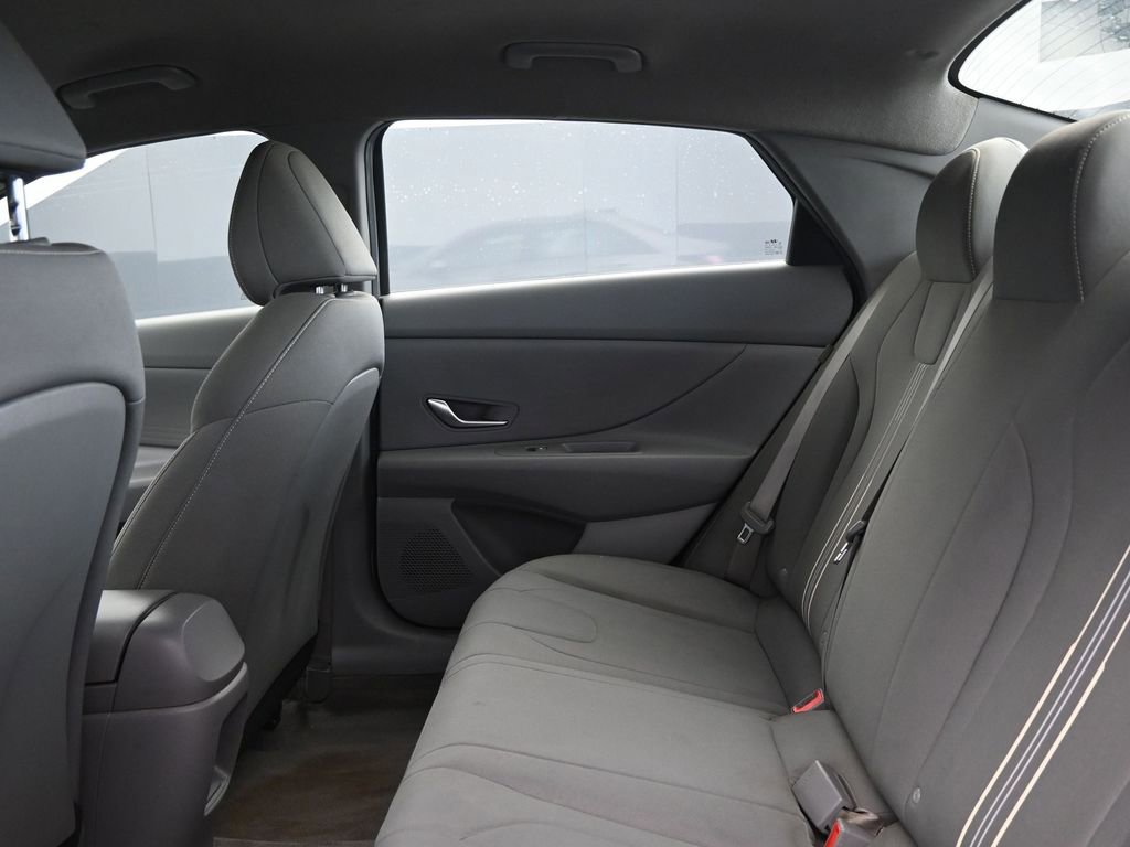 Used 2024 Hyundai Elantra SEL image 17