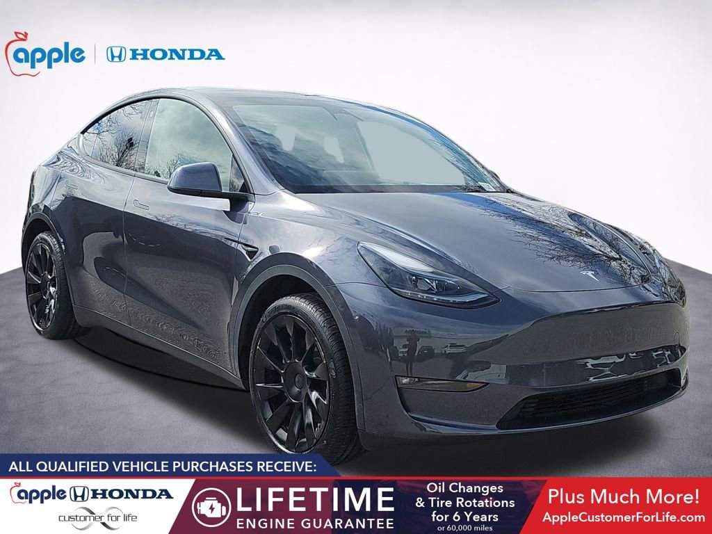Used 2023 Tesla Model Y Long Range image 10