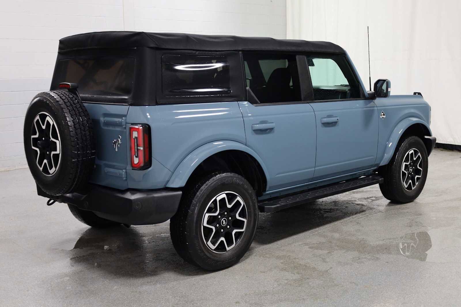 Used 2021 Ford Bronco Outer Banks image 9