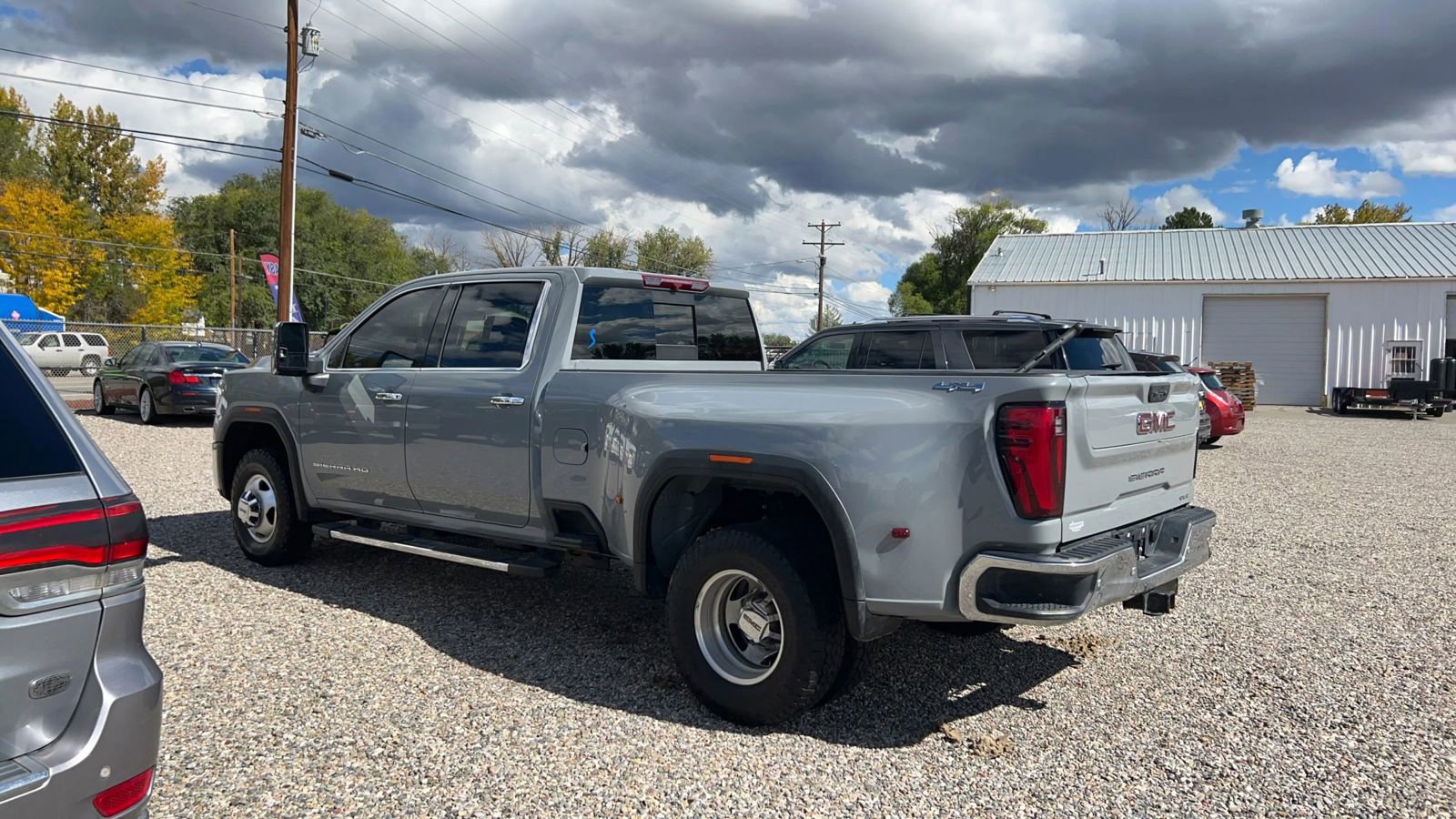 Used 2024 GMC Sierra 3500 SLT w/ SLT Premium Package image 4