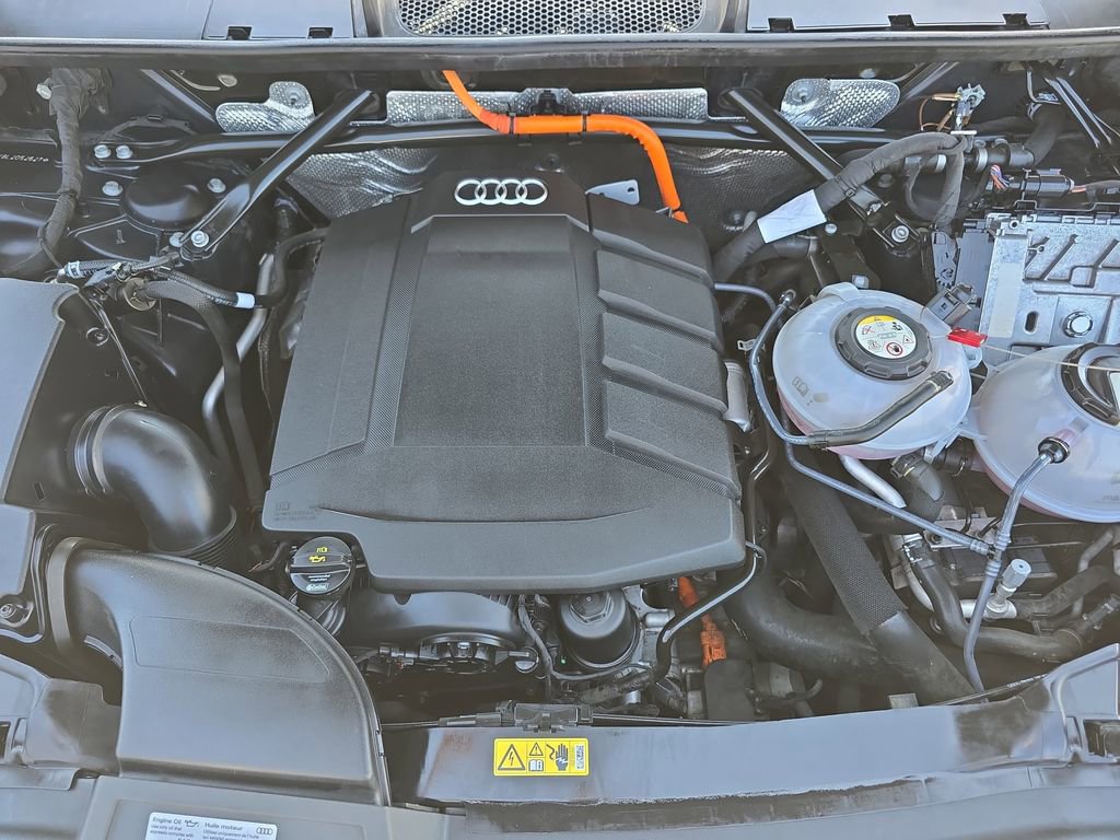Used 2020 Audi Q5 e Premium Plus w/ Premium Plus Package AWD/4WD image 34