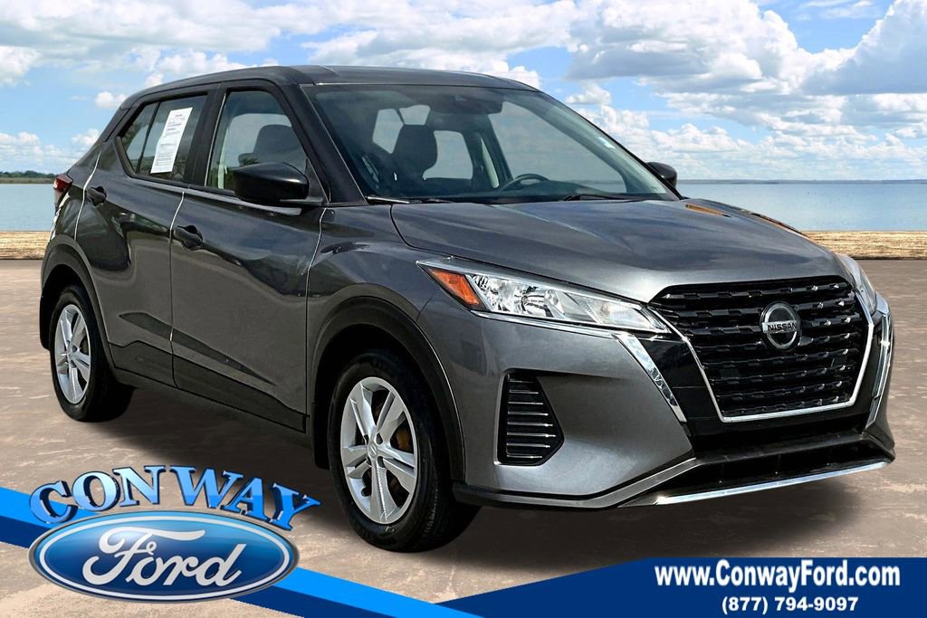 Used 2021 Nissan Kicks S image 1